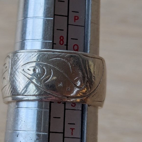 Signed Sterling Silver Haida Ring - Picture 4 of 5